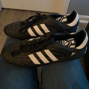 Adidas soccer cleats size men’s  8 1/2
